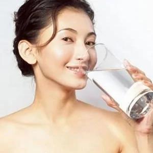 早上喝这4种水会危害健康