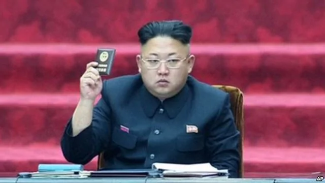 朝鲜最高领导人金正恩在朝鲜最高人民会议上（视频截图）