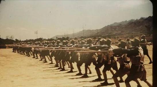 抗战国军:罕见彩色镜头下的抗日战争