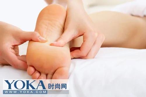 泡脚胜过洗澡 睡前泡脚五法