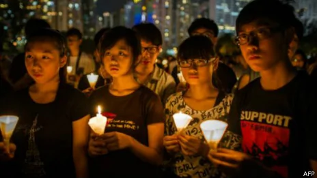 香港每年都会举办烛光晚会纪念六四死难者