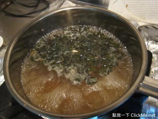 5分钟让烧焦的锅子变回原状 不用再靠蛮力刷锅子了