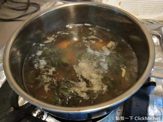 5分钟让烧焦的锅子变回原状 不用再靠蛮力刷锅子了