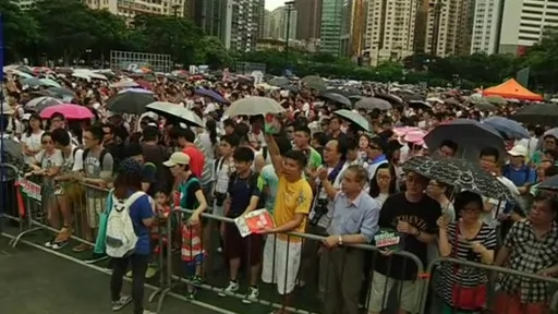 上周的七一遊行，主辦單位民陣說有51萬人參加，比起2003年震撼不少港人的50萬人還要多