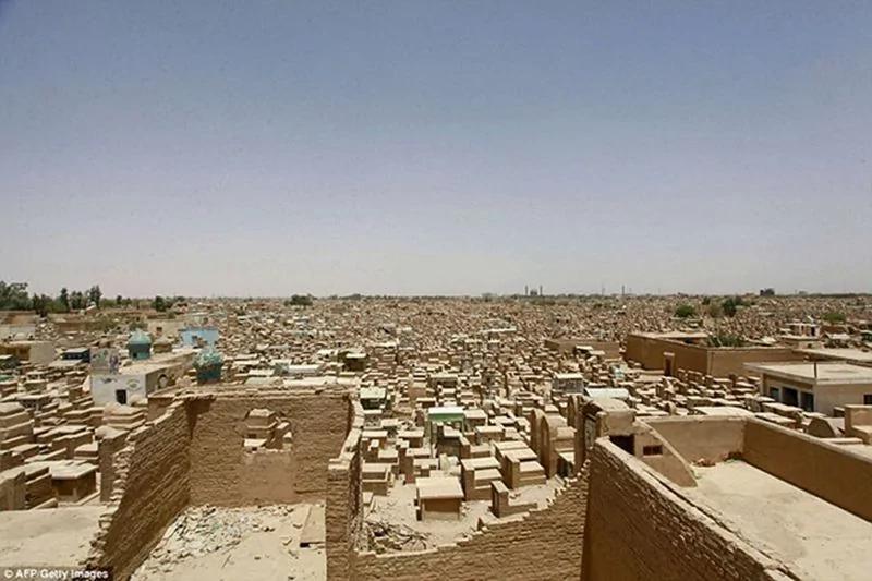世界最大墓地:埋葬500万人,一眼望不到头