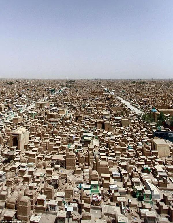 世界最大墓地:埋葬500万人,一眼望不到头