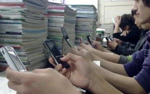 注意!手机依赖症的15个信号