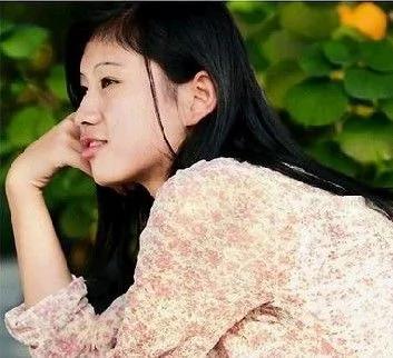 日本年轻人流行自拍新姿势 看完真让人牙疼
