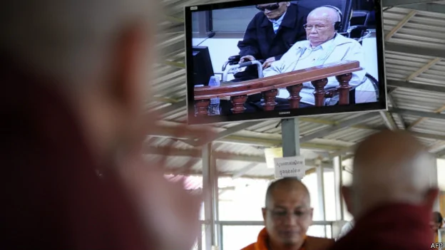 柬埔寨特别战争罪法庭判处两名前红色高棉领导人终身监禁（资料照片）