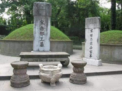 太惨了!文革时被掘墓辱尸的名人