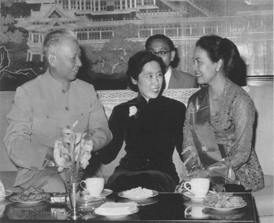 图集:中国当权者身旁十大著名女秘书