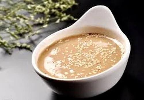 越“宅”越缺钙 过度节食减肥易损骨量