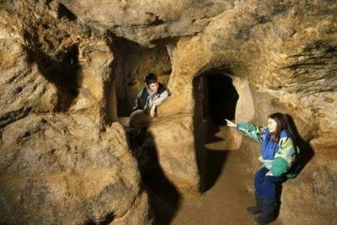小矮人非传说 欧洲发现地下上千条隧道
