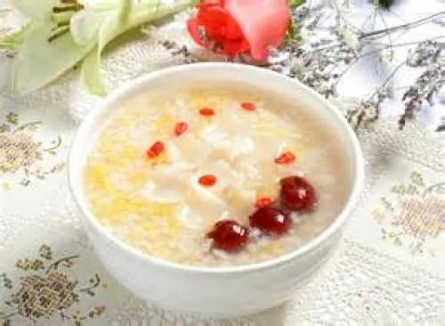 治疗失眠的7个食疗方