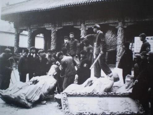 罪恶:文革中红卫兵砸毁孔子故居全过程