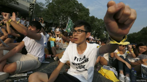 香港高校学生在中文大学“百万大道”参与罢课集会（22/9/2014）