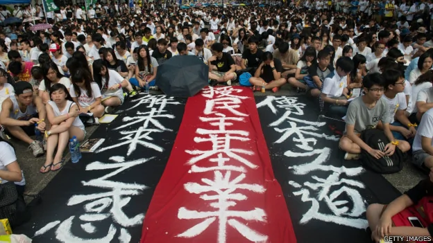 香港高校學生在中文大學「百萬大道」參與罷課集會（22/9/2014）