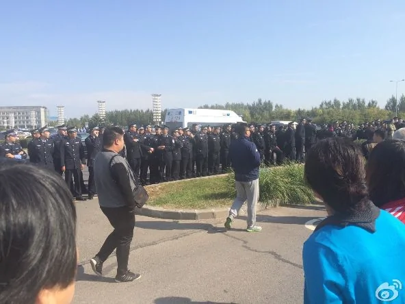 大庆油田数千职工子女连日示威遭殴打抓捕