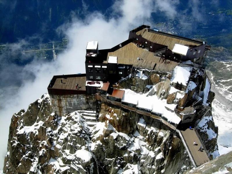 盘点全球最恐怖阶梯 华山登山阶梯上榜