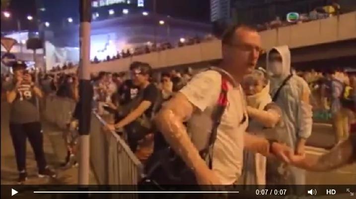 占中/“美大使馆派钱”视频曝光 大五毛造假穿帮 组