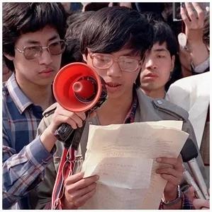 再现25年前六四事件真相
