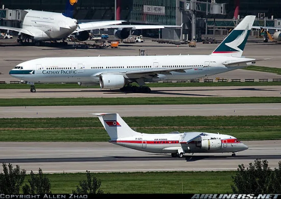 被網友ALLEN ZHAO拍攝到的安-148在首都機場01跑道上降落。