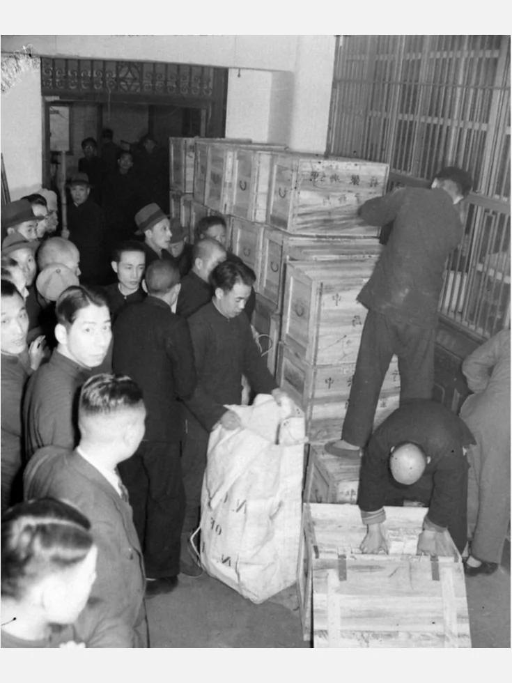 壮观奇景:1948年上海是这样发薪的