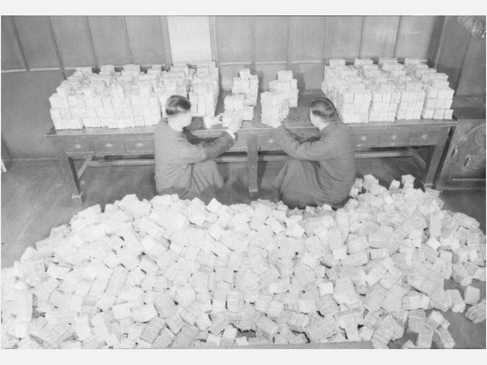 壮观奇景:1948年上海是这样发薪的
