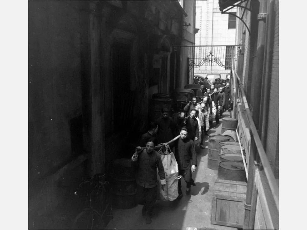 壮观奇景:1948年上海是这样发薪的