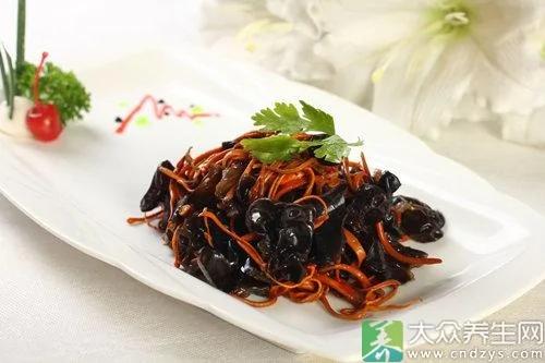 小心了!十种没煮熟蔬菜 比砒霜毒