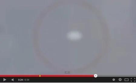 “像被磁极吸引 ”英男子称看到UFO