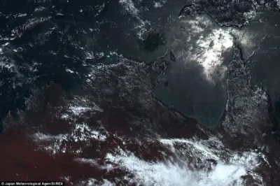 地球不是蓝色的？日本卫星拍摄地球“真实颜色”