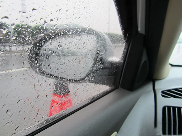 怎樣才能讓汽車車窗不起霧開車實用必學 阿波羅新聞網