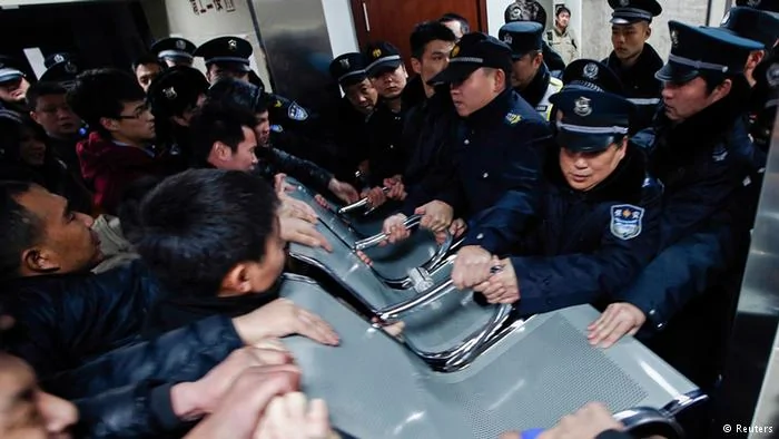 Schanghai China Massenpanik während Silvesterfeier Trauer1. Jan.2015