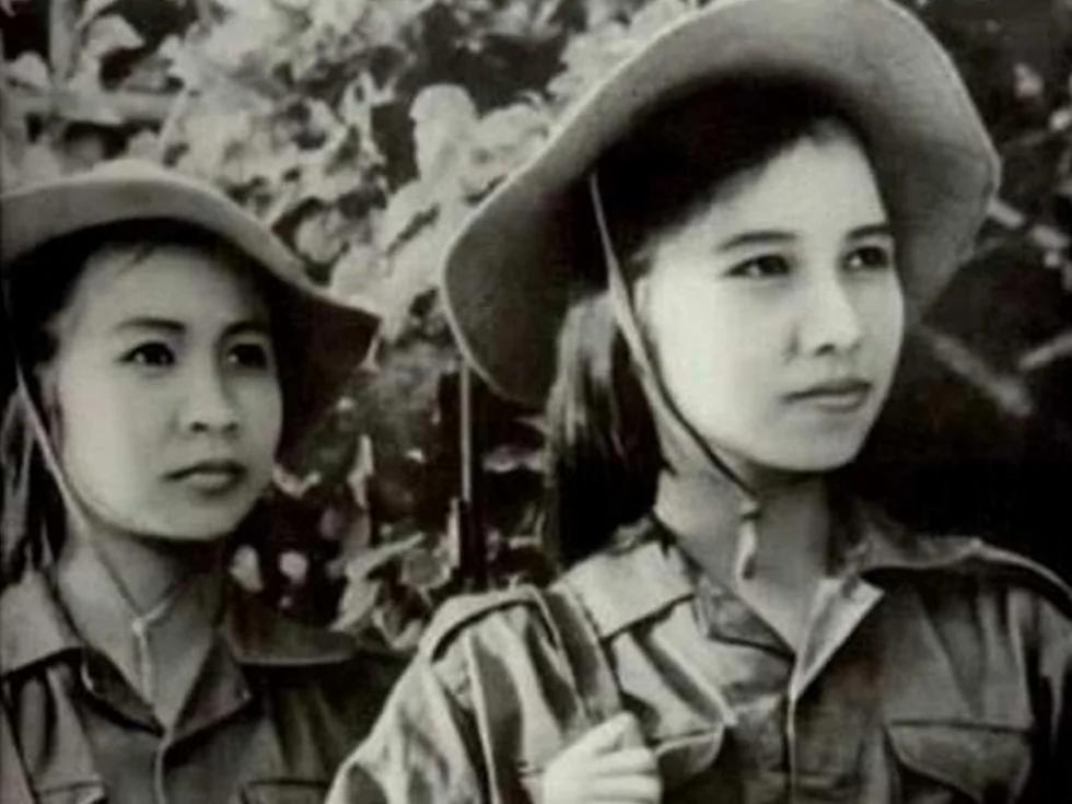 越南女兵被解放军俘虏 为何总脱个精光