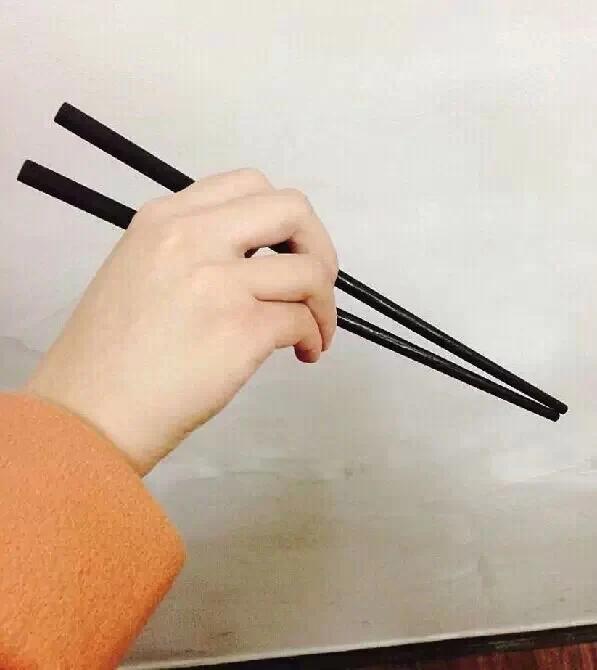 不说不知道,8成人不会用筷子!7种错误方法,你是哪一种?