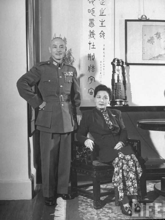 官邸“憩庐”内的蒋介石