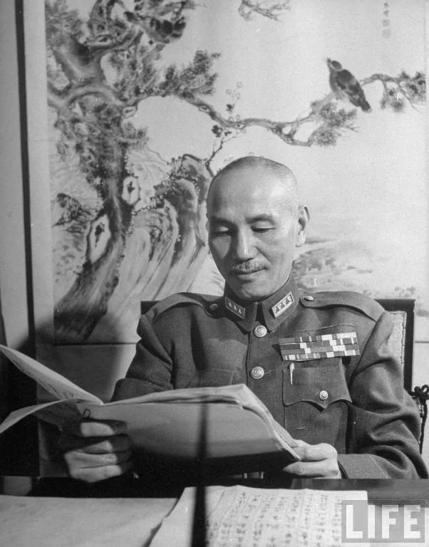 官邸“憩庐”内的蒋介石