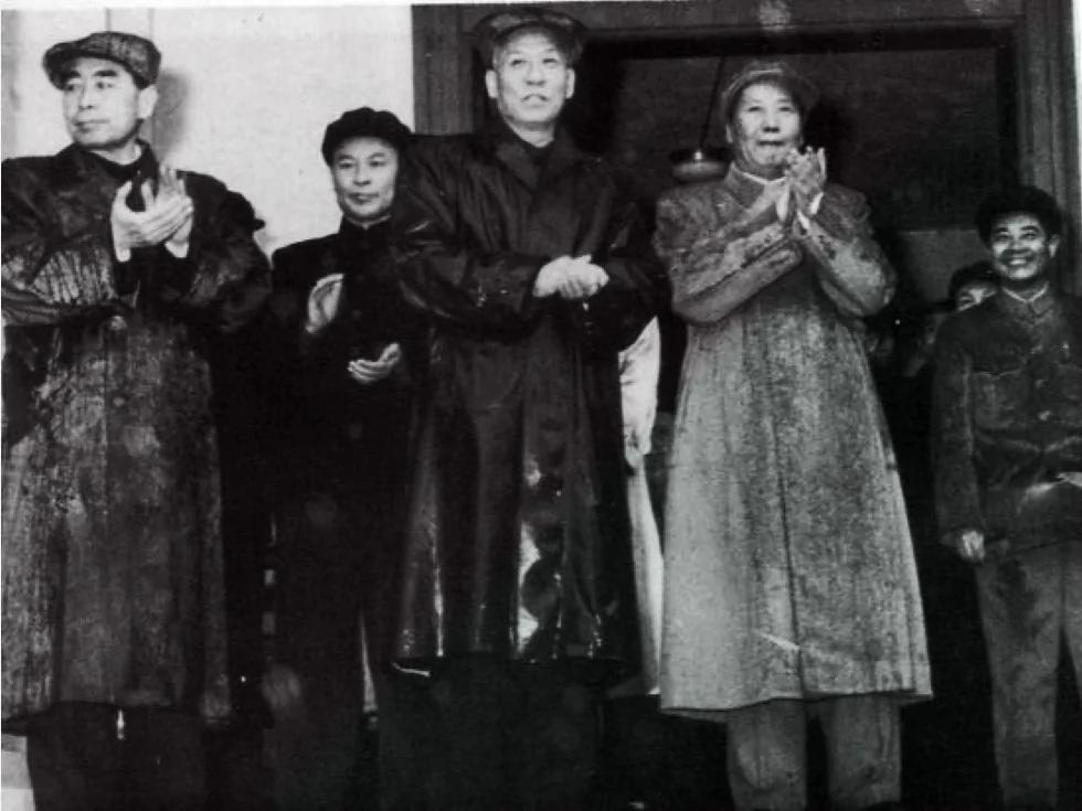 1958年“除四害”:毛泽东曾想把狗一起消灭