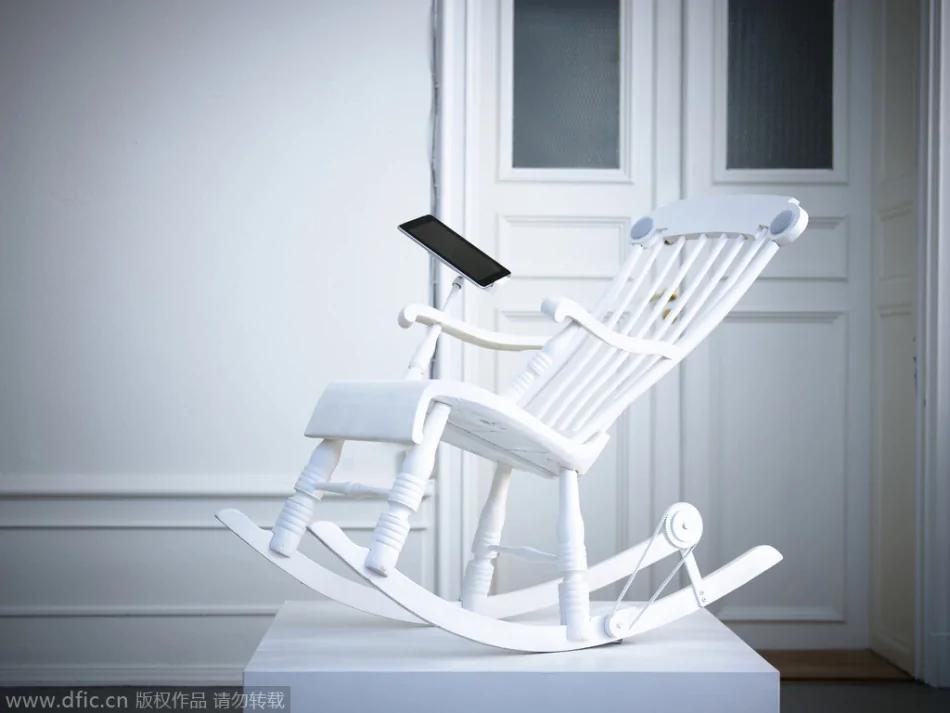 摩登家居用品大开眼界:苹果马桶全息投影仪