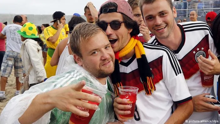 Bierselige deutsche Fans WM2014