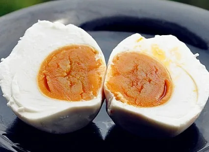 教你怎么样快速腌制蛋黄流油的咸鸭蛋