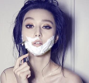 女人也应该刮胡子 晚生孩子更长寿
