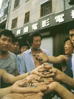天津坦克第一师 突入北京城轧死11人
