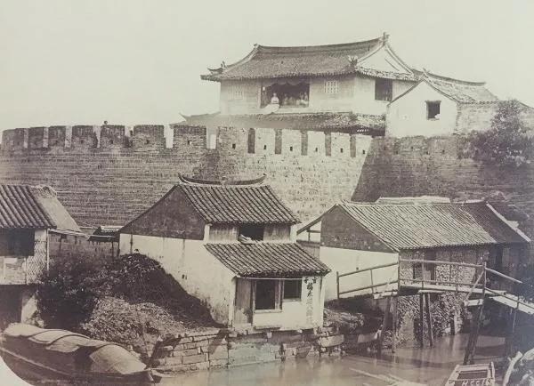 瑞士人镜头下的150年前的中国:宁静低矮