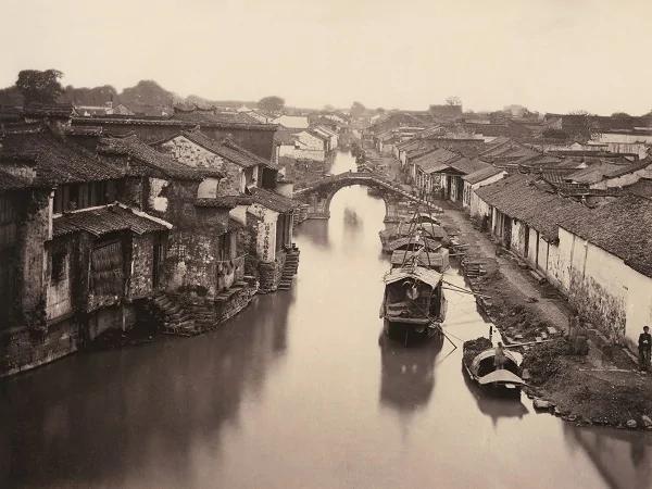 瑞士人镜头下的150年前的中国:宁静低矮