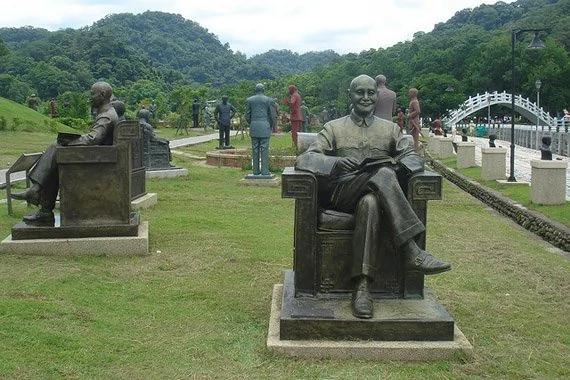 蒋介石逝世四十周年──回顾其烽火岁月
