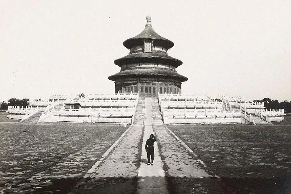 在自拍杆和游客潮诞生之前:清朝时的北京旧照