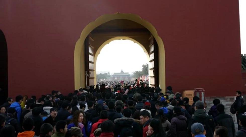 在自拍杆和游客潮诞生之前:清朝时的北京旧照
