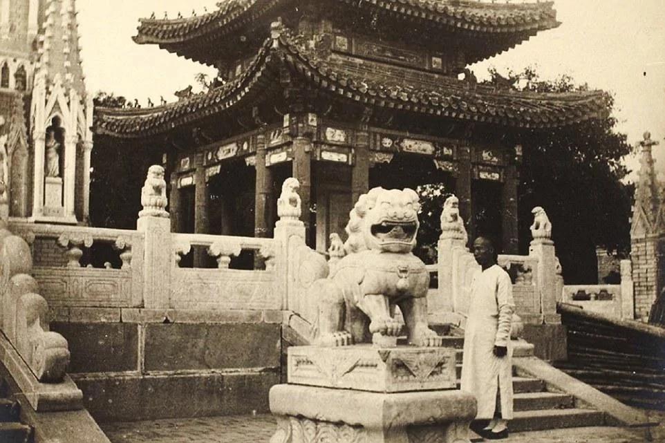 在自拍杆和游客潮诞生之前:清朝时的北京旧照